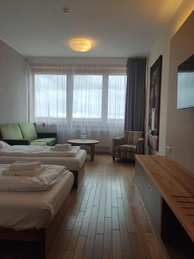 Hotel Madl Velke Bilovice Bagian luar foto