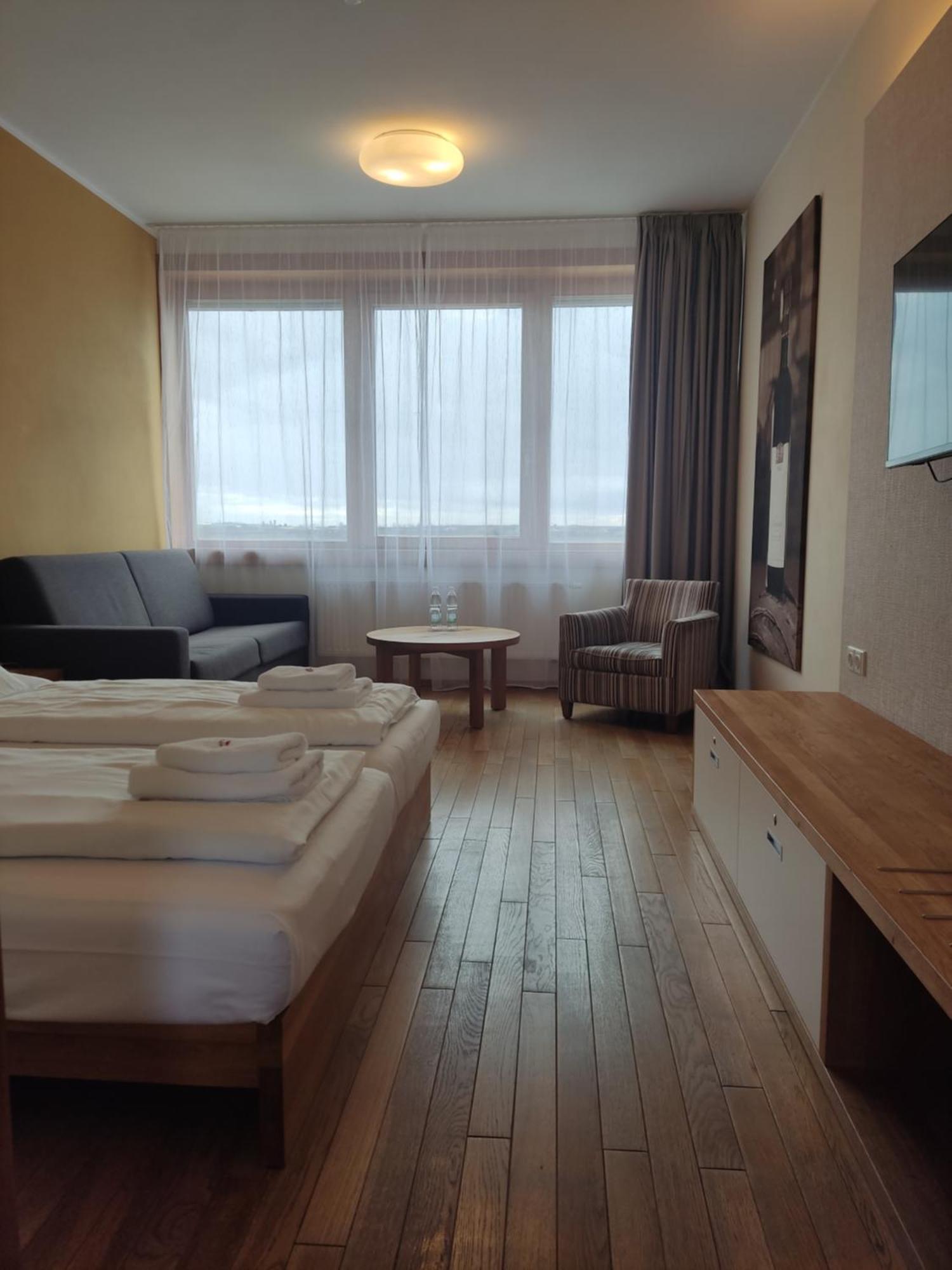 Hotel Madl Velke Bilovice Bagian luar foto