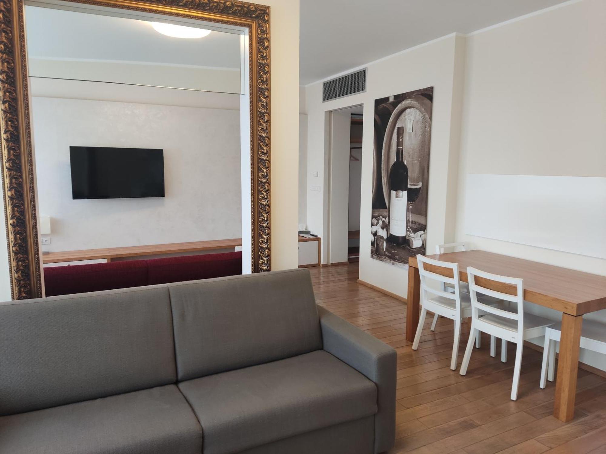 Hotel Madl Velke Bilovice Bagian luar foto